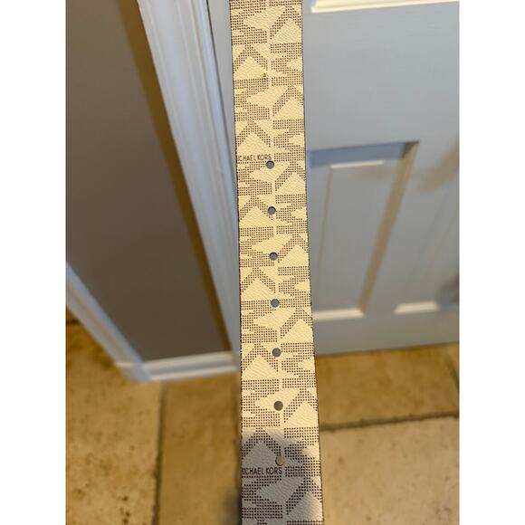 Women\'s Michael Kors white belt in size Large brand\'s signature \